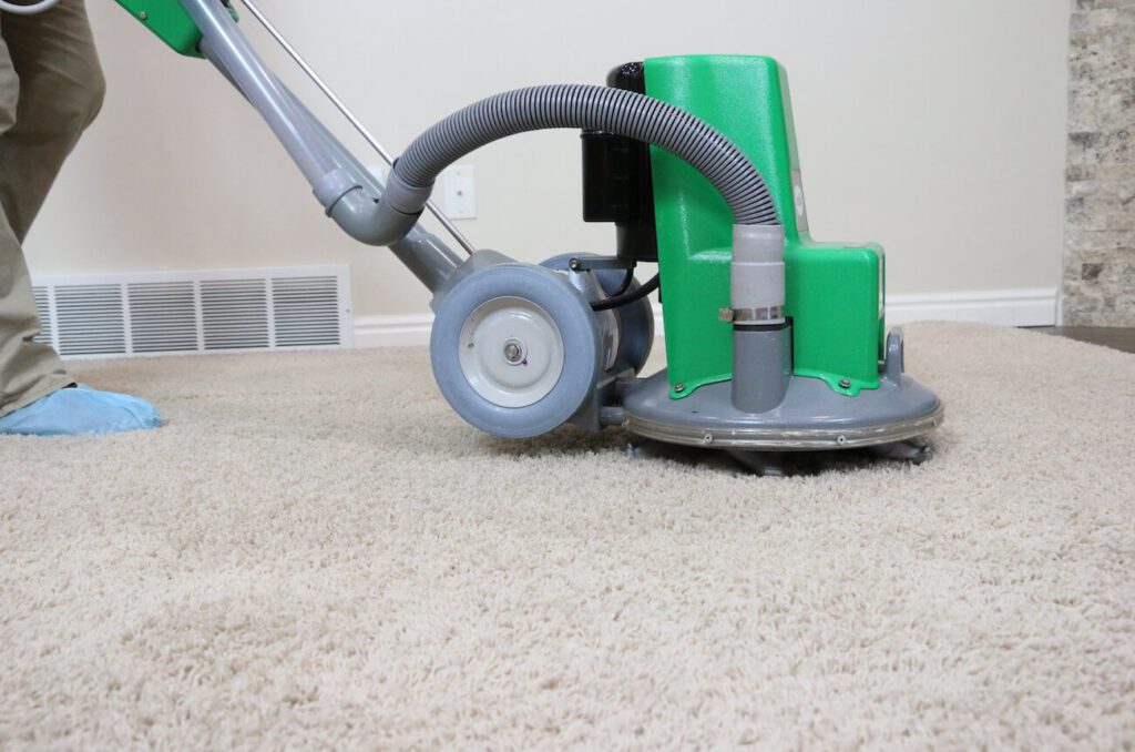 Commercial Carpet Cleaning Service – Know the Benefits of Hiring the Experts